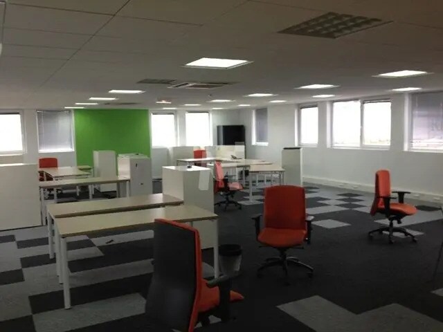 Bureau dans Fresnes à vendre - Photo intérieure – Image 2 sur 7