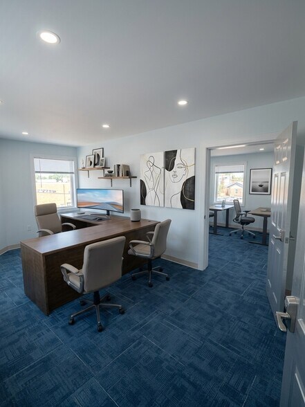 390 Hillside Ave, New Hyde Park, NY à louer - Photo intérieure – Image 3 sur 8
