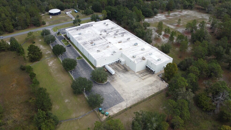 509 Commerce Blvd, Crawfordville, FL à louer - Photo de l’immeuble – Image 2 sur 22