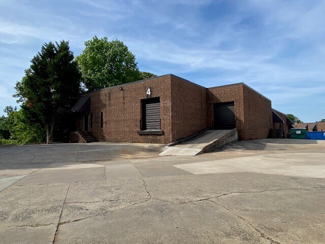 600 Griffith Rd, Charlotte, NC à louer - Photo de l’immeuble – Image 3 sur 5