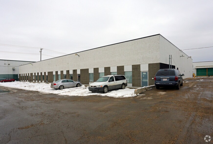 10321 58th Ave NW, Edmonton, AB à vendre - Photo principale – Image 1 sur 6