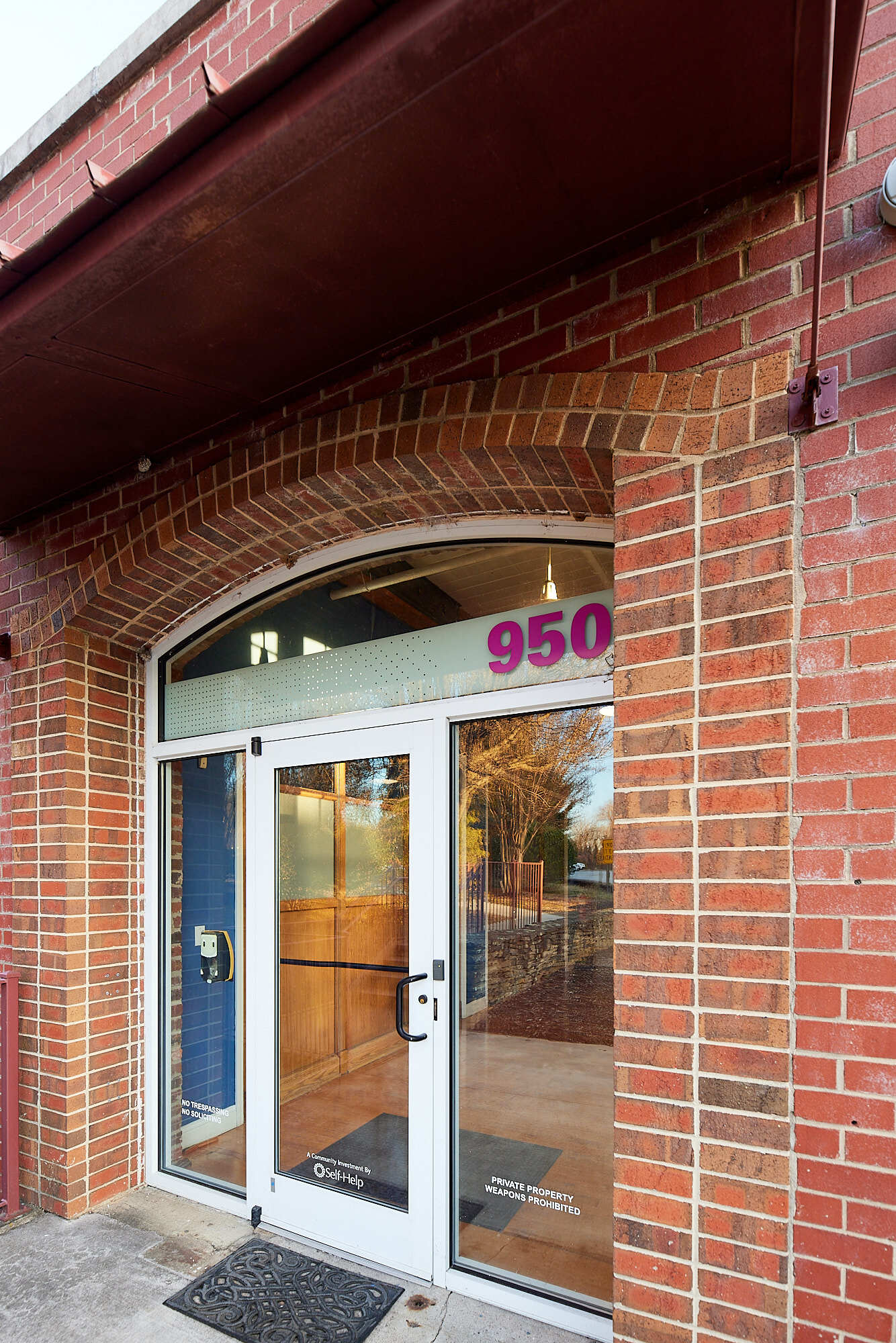 1250 Revolution Mill Dr, Greensboro, NC à louer Hall d’entrée– Image 1 sur 7