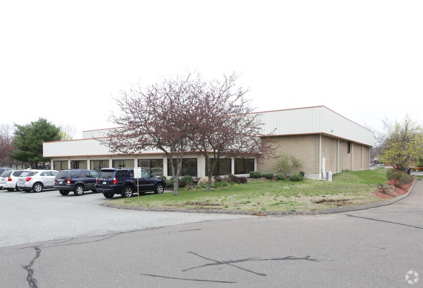 101 Bidwell Rd, South Windsor, CT à louer - Photo de l’immeuble – Image 2 sur 11