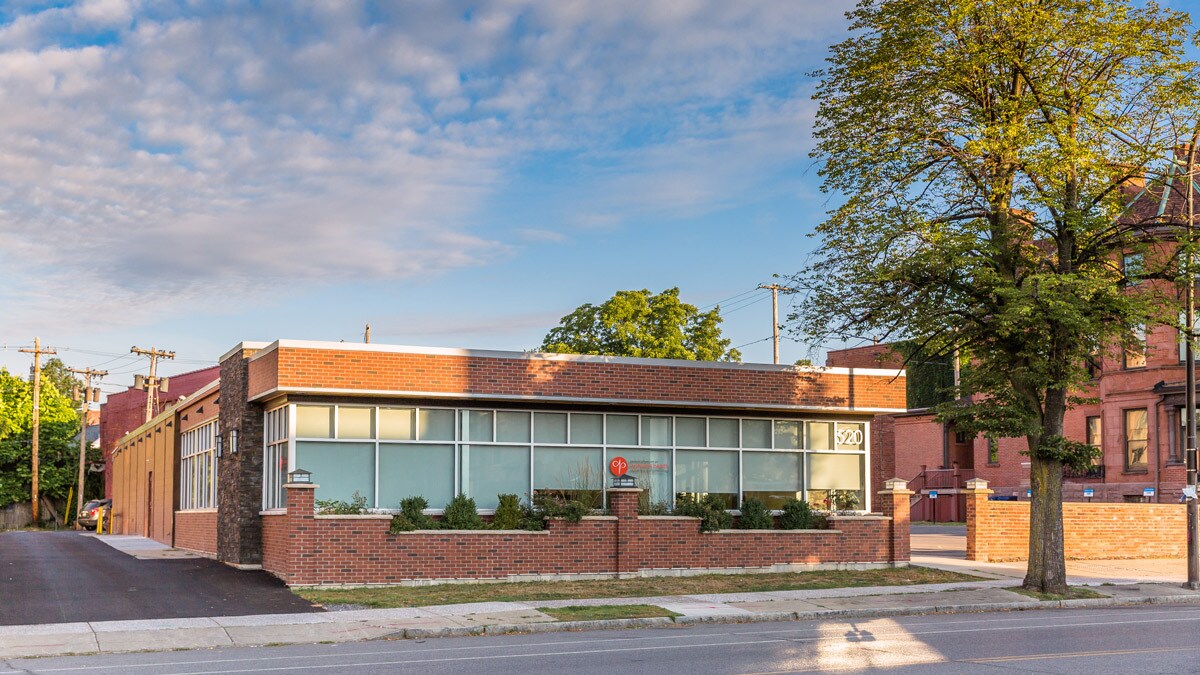 516-520 Delaware Ave, Buffalo, NY à louer Photo de l’immeuble– Image 1 sur 6