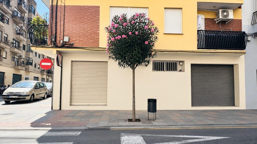 Carrer Tomás Sanz, 2, Mislata, Valencia à vendre - Photo de l’immeuble – Image 3 sur 16