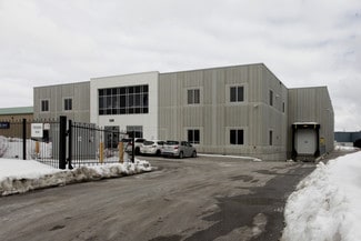 Plus de détails pour 135 Pony Dr, Newmarket, ON - Industriel/Logistique à louer