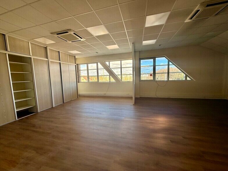 Bureau dans Beauvais à louer - Photo intérieure – Image 2 sur 35