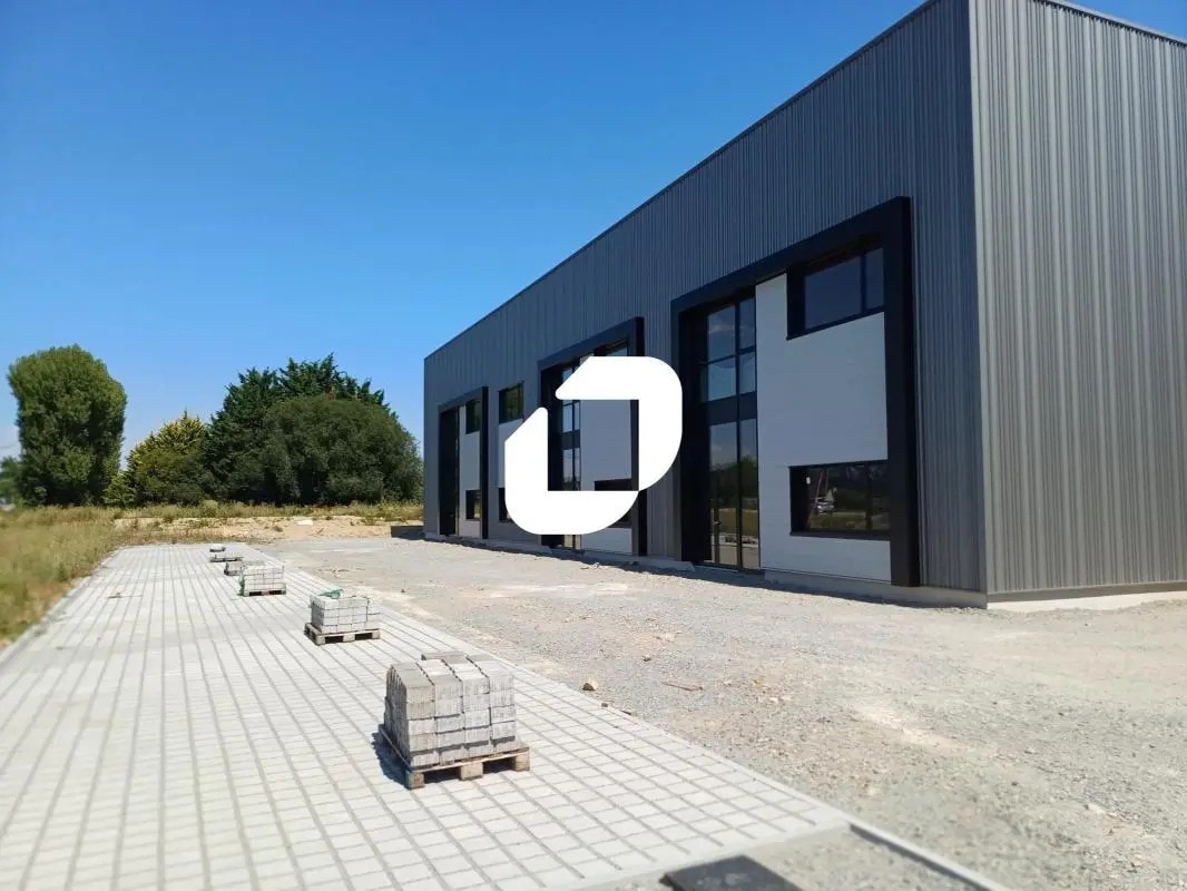 Local d'activités dans Thouaré-sur-Loire à vendre Photo de l’immeuble– Image 1 sur 13