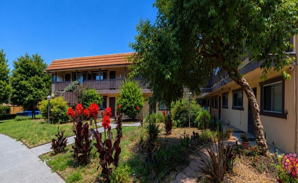 6015 Montecito Blvd, Santa Rosa, CA à vendre - Photo de l’immeuble – Image 1 sur 15