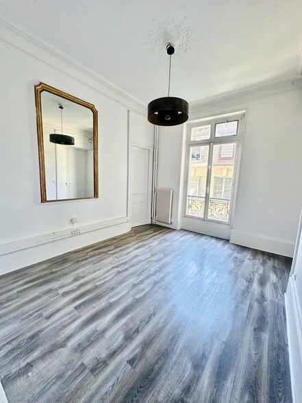 94 Rue Saint-Lazare, Paris à louer - Photo intérieure – Image 3 sur 8