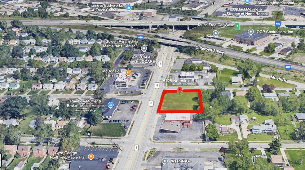 5125 Northfield Rd, Bedford Heights, OH à louer - Photo de l’immeuble – Image 1 sur 6