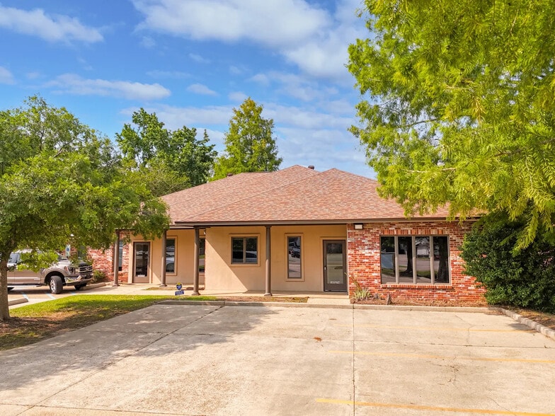 10527 Kentshire Ct, Baton Rouge, LA à louer - Photo principale – Image 1 sur 15