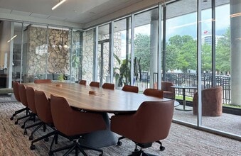 1645 N Stemmons Fwy, Dallas, TX à louer Photo intérieure– Image 2 sur 8