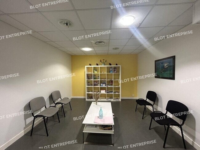 Plus de détails pour Bureau à vendre