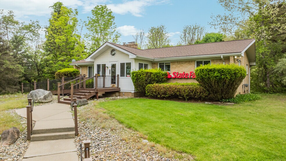 7217 Sashabaw Rd, Village of Clarkston, MI à vendre - Photo de l’immeuble – Image 2 sur 26