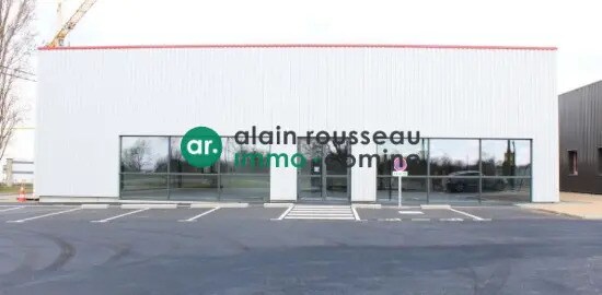 Local commercial dans Carquefou à louer Photo de l’immeuble– Image 1 sur 3
