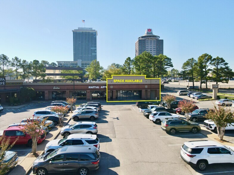 5101 Sanderlin Ave, Memphis, TN à louer - Photo de l’immeuble – Image 2 sur 9