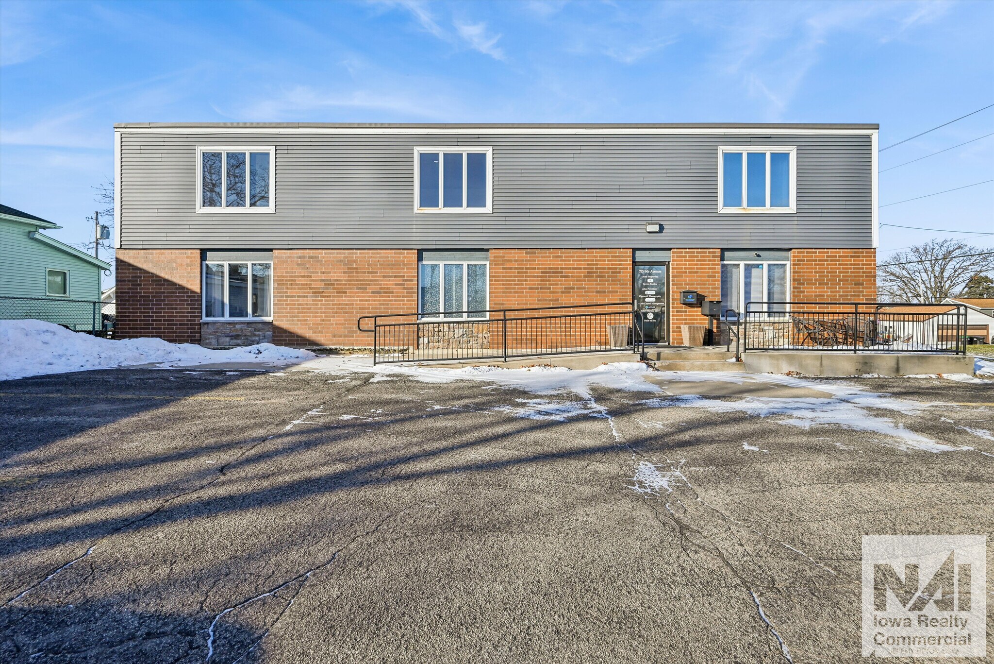 755 9th Ave, Marion, IA à louer Photo principale– Image 1 sur 4