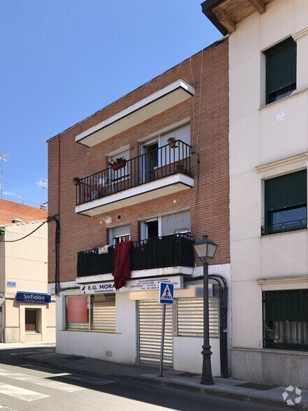 Immeuble residentiel dans Villaviciosa de Odón, Madrid à vendre - Photo de l’immeuble – Image 2 sur 2