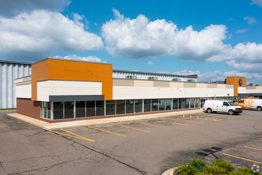 17032-17094 Fort St, Riverview, MI à louer - Photo de l’immeuble – Image 2 sur 18