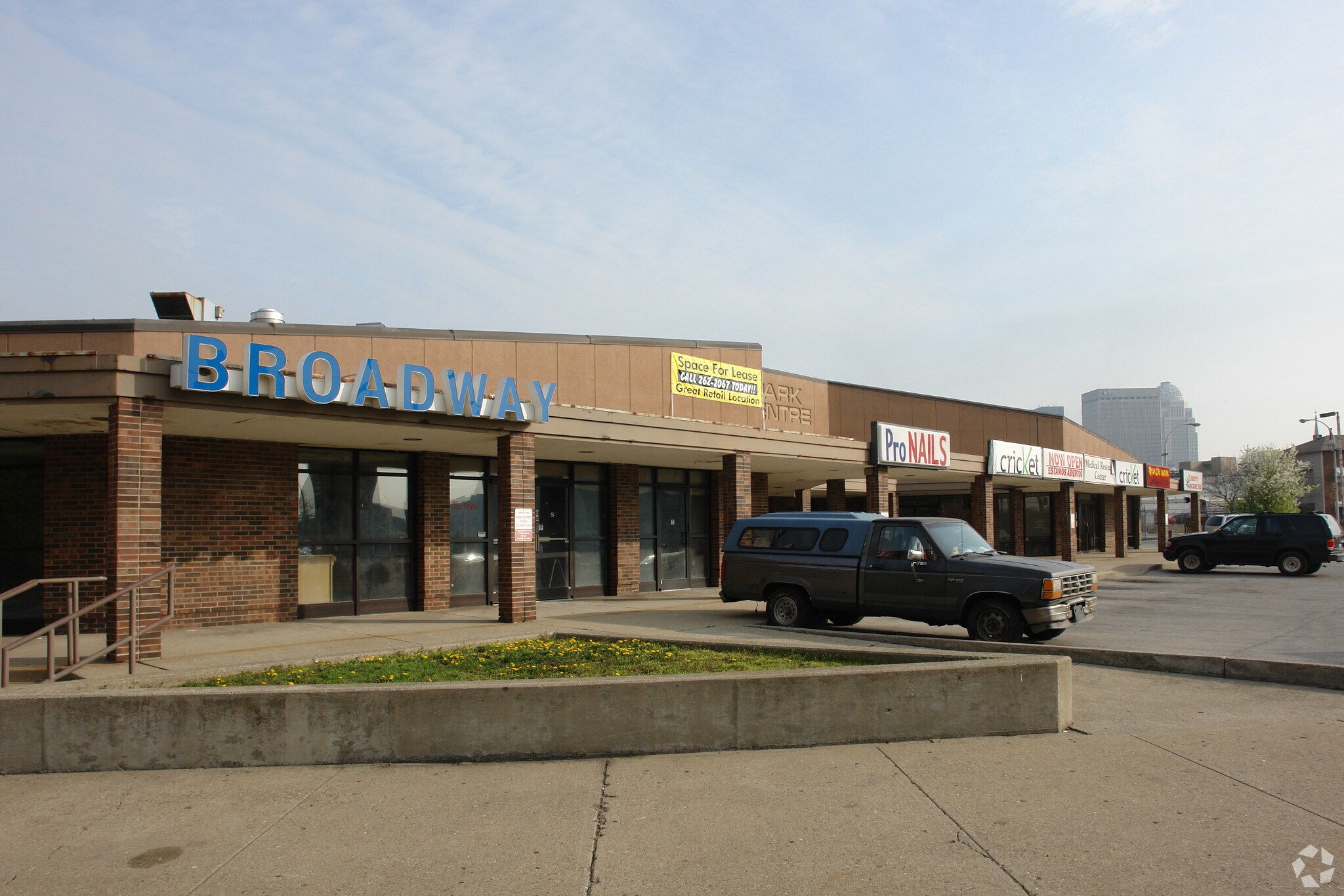 801 W Broadway, Louisville, KY à louer Photo principale– Image 1 sur 6