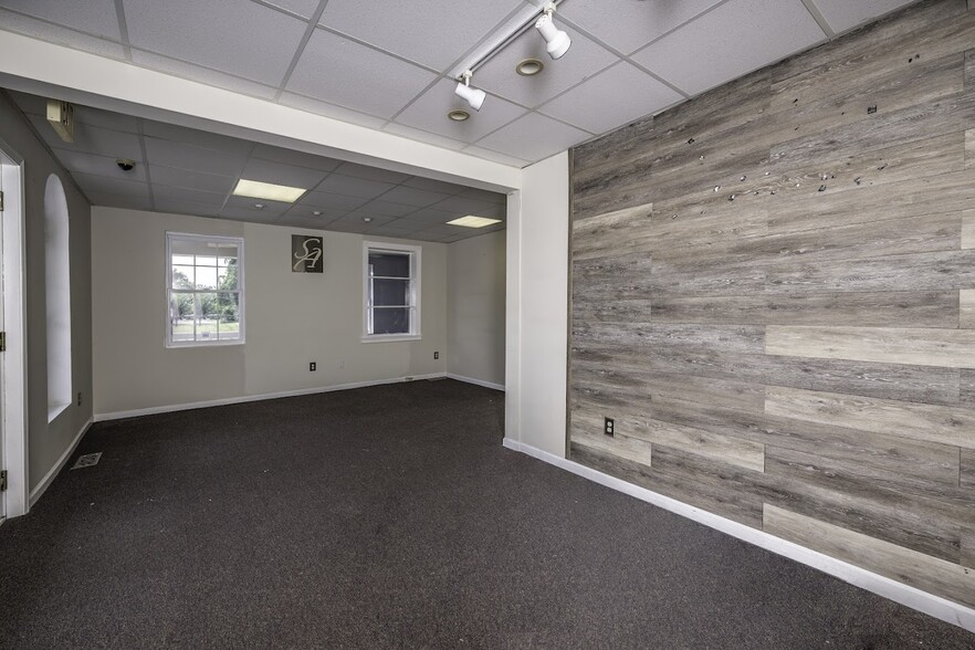 737 Newfield St, Middletown, CT à louer - Photo de l’immeuble – Image 3 sur 3