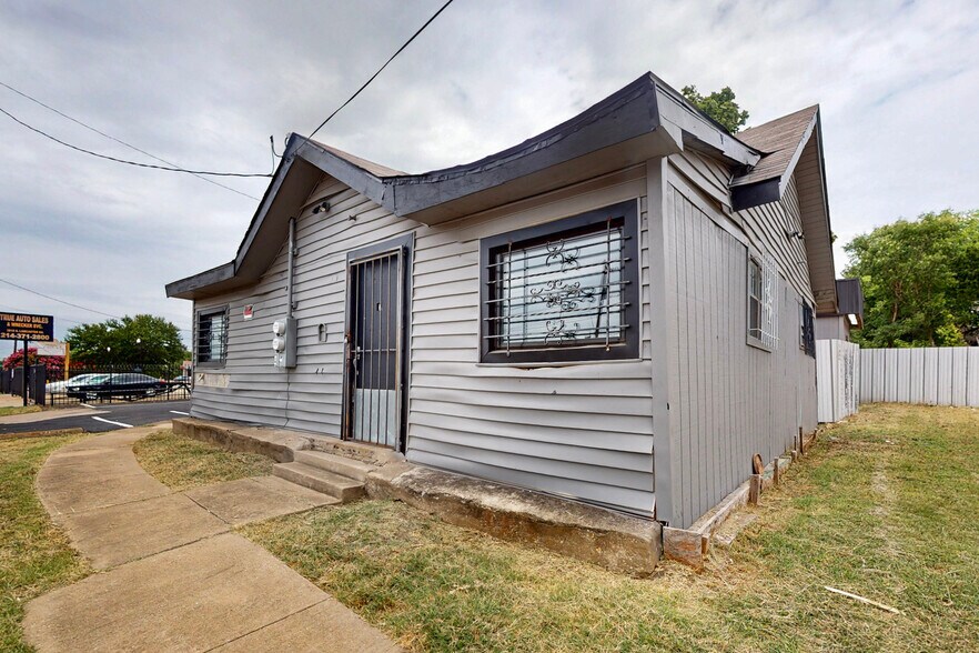 3818 S Lancaster Rd, Dallas, TX à louer - Photo de l’immeuble – Image 2 sur 27