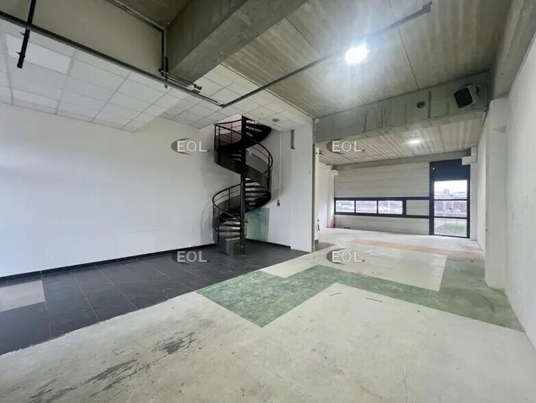 Local d’activités dans Saint-Denis à louer - Photo de l’immeuble – Image 1 sur 12