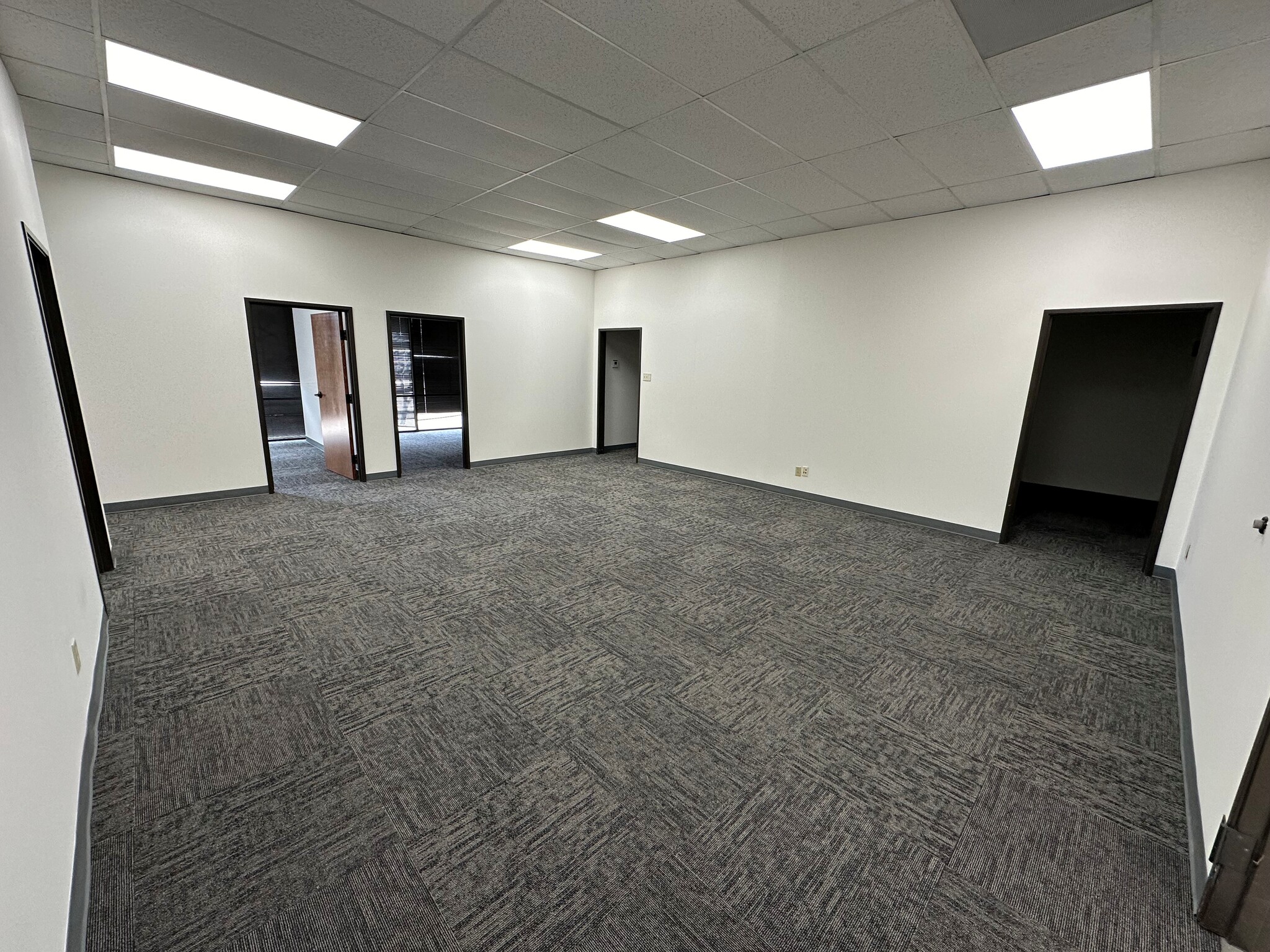 640 International Pkwy, Richardson, TX à louer Photo de l’immeuble– Image 1 sur 2