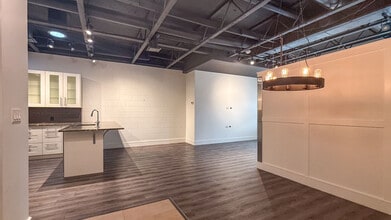 1462 St. Paul St, Kelowna, BC à louer Photo intérieure– Image 2 sur 12