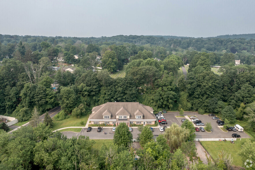 35 Copps Hill Rd, Ridgefield, CT à louer - Aérien – Image 2 sur 3