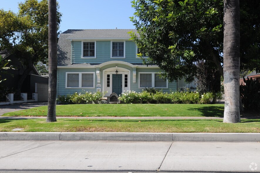 1533 E 4th St, Santa Ana, CA à louer - Photo de l’immeuble – Image 2 sur 20