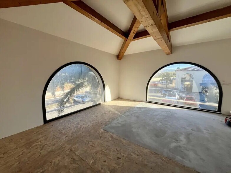 Local commercial dans Ollioules à louer - Photo de l’immeuble – Image 2 sur 6