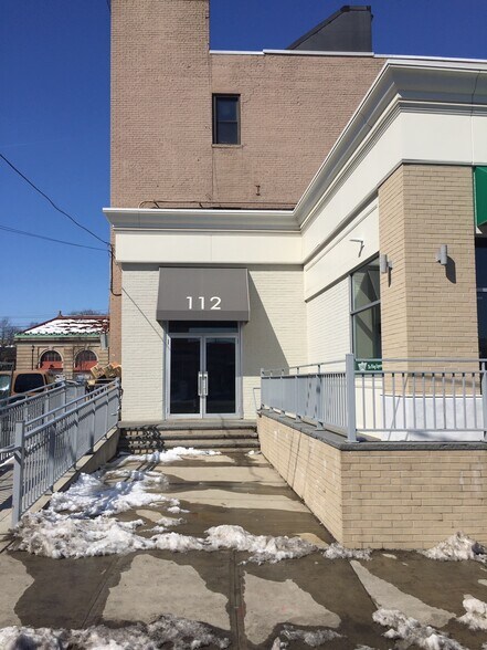 17 N Main St, Port Chester, NY à louer - Photo de l’immeuble – Image 2 sur 8