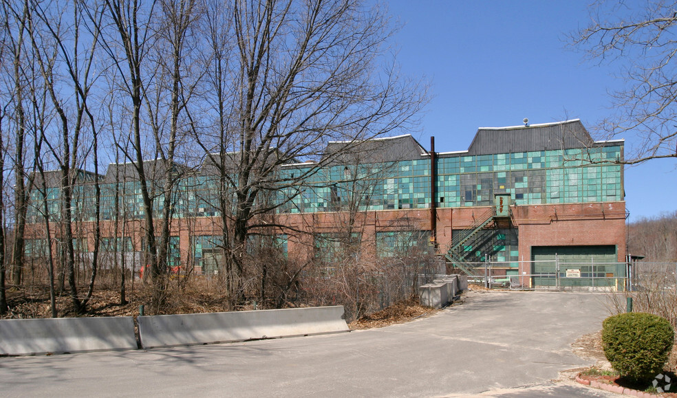 100 Franklin St, Bristol, CT à louer - Photo de l’immeuble – Image 2 sur 8