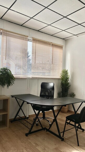 Plus de détails pour 574 Avenue De L'Universite, La Valette-du-Var - Bureau à louer