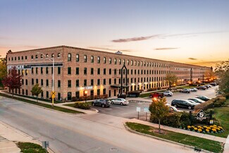 Plus de détails pour 200-300 E 5th Ave, Naperville, IL - Bureau/Médical, Bureau/Local commercial à louer