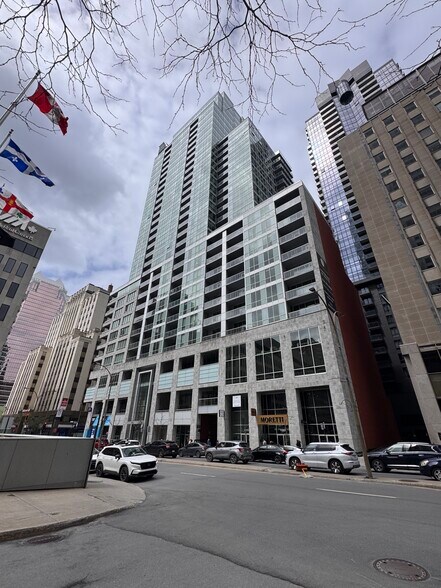 1207-1235 Boul Robert-Bourassa, Montréal, QC à vendre - Photo de l’immeuble – Image 2 sur 4