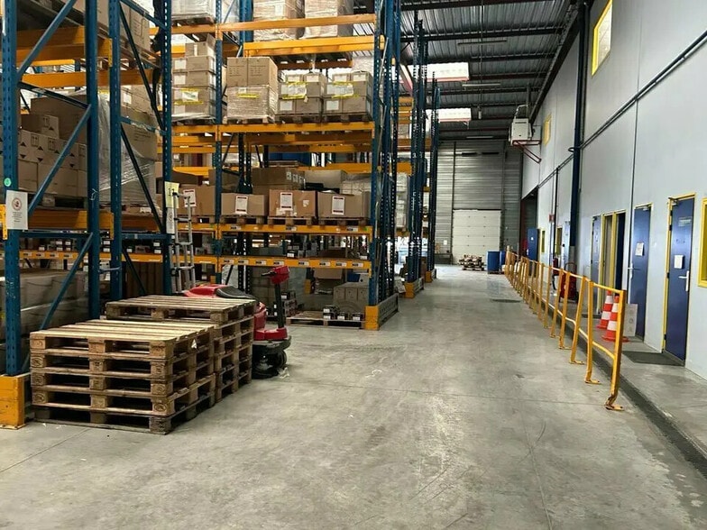 Industriel/Logistique dans Rouen à louer - Photo intérieure – Image 3 sur 3