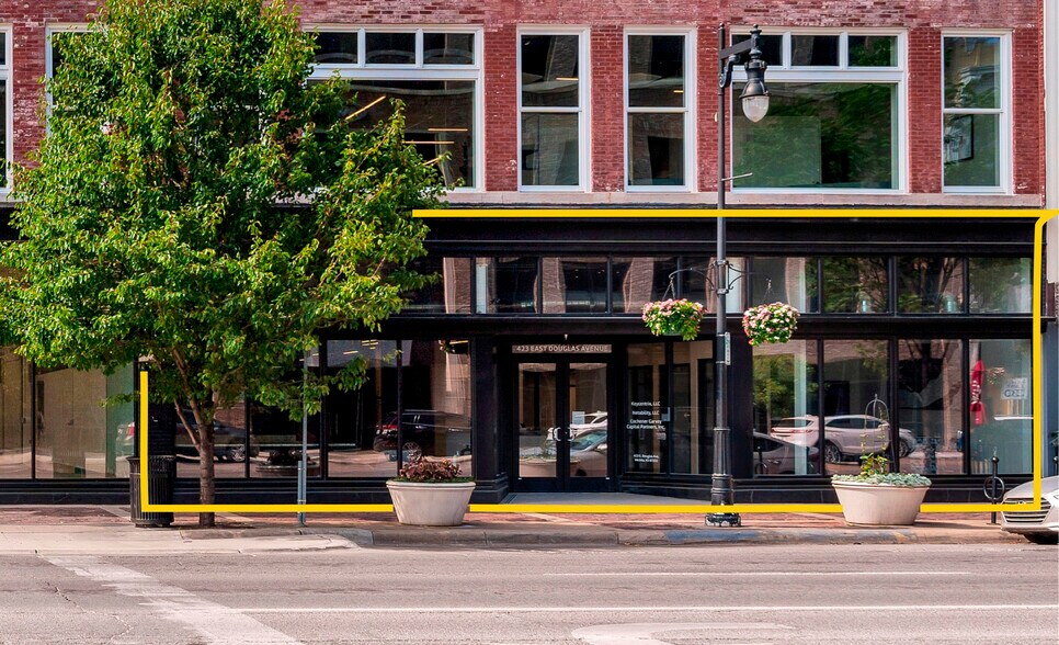 423-429 E Douglas Ave, Wichita, KS à louer - Photo de l’immeuble – Image 2 sur 7