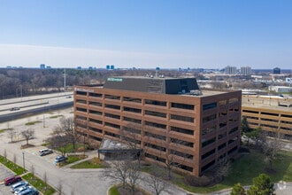85 W Algonquin Rd, Arlington Heights, IL - VUE AÉRIENNE  vue de carte