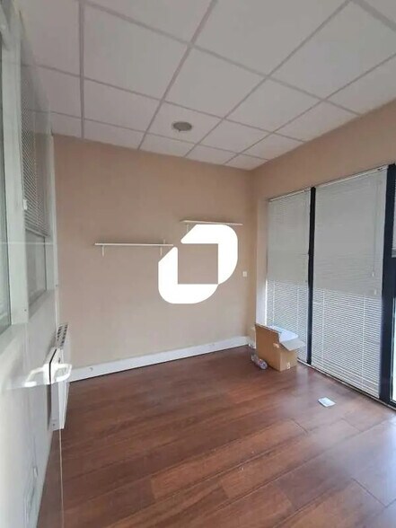 Bureau dans Bois-Colombes à vendre - Photo de l’immeuble – Image 3 sur 9