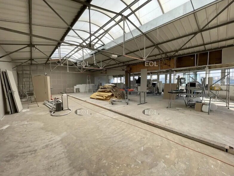 Local d'activités dans Nanterre à vendre - Photo de l’immeuble – Image 2 sur 8