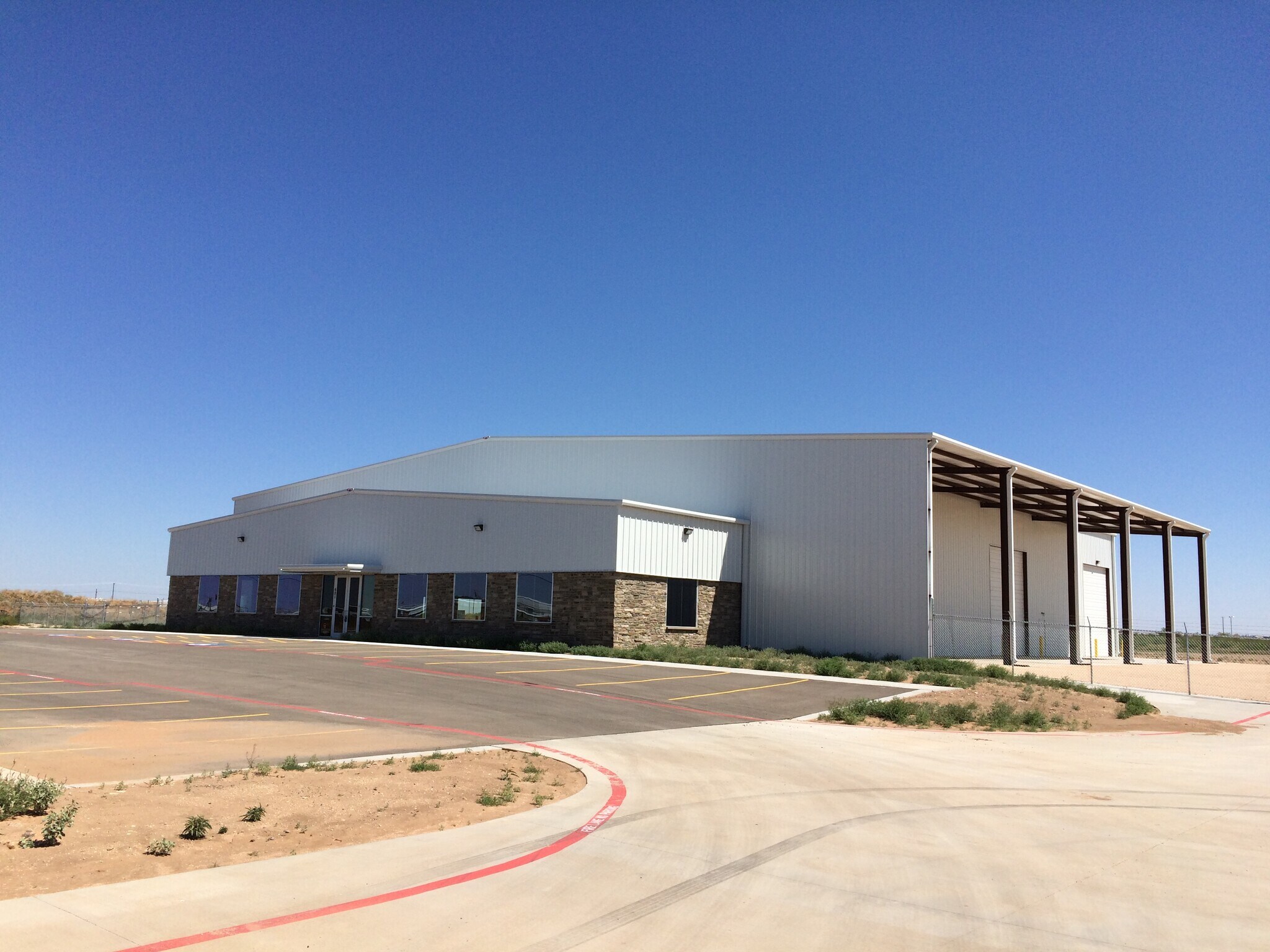 681 S Faudree Rd, Odessa, TX à louer Photo principale– Image 1 sur 26