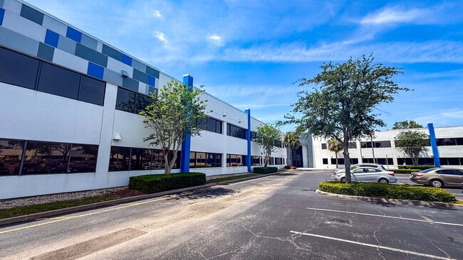 Plus de détails pour 7600 Southland Blvd, Orlando, FL - Bureau, Local d'activités à louer