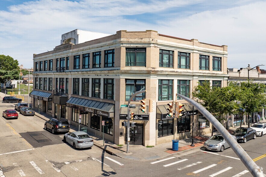 82-84 Main St, Hempstead, NY à louer - Photo de l’immeuble – Image 2 sur 6