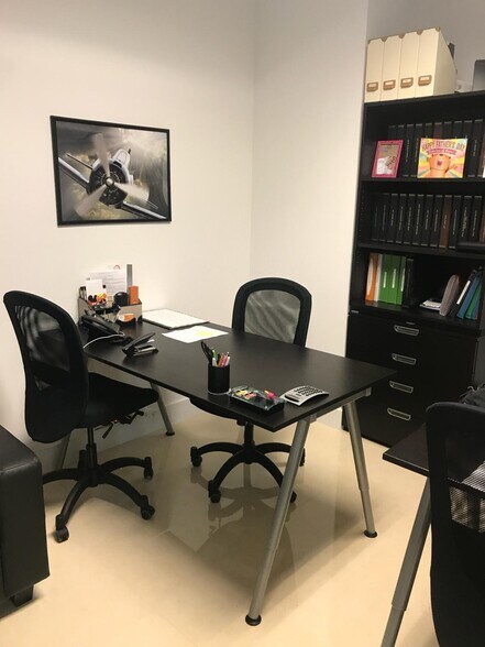 175 SW 7th St, Miami, FL à louer - Photo de l’immeuble – Image 2 sur 28