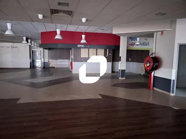 Local commercial dans Châlons-en-Champagne à louer - Photo de l’immeuble – Image 3 sur 9