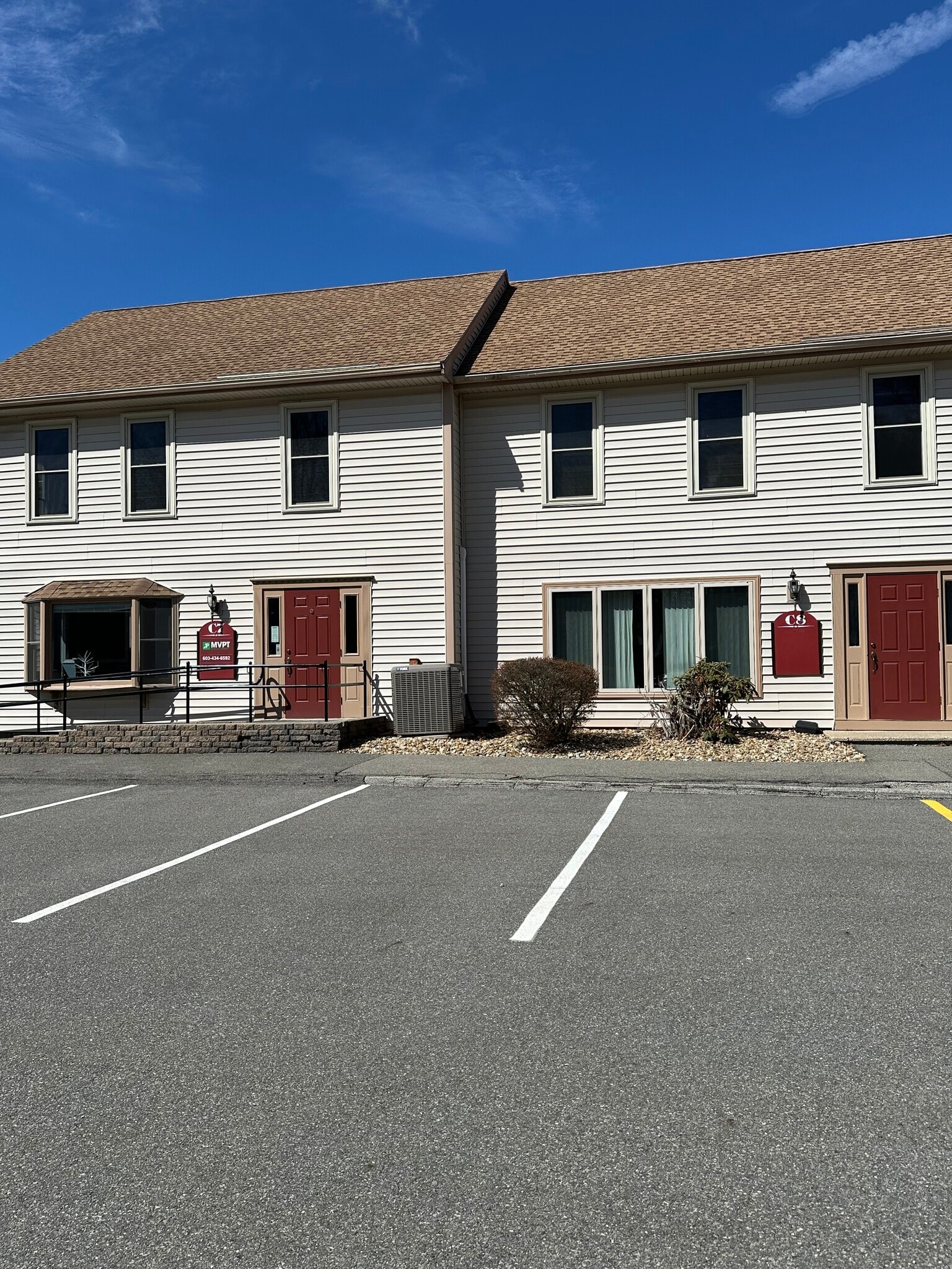 12 Parmenter Rd, Londonderry, NH à louer Photo de l’immeuble– Image 1 sur 4