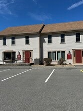 12 Parmenter Rd, Londonderry, NH à louer Photo de l’immeuble– Image 1 sur 4
